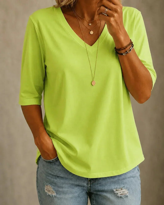 FREYA | CLASSIC V-NECK T-SHIRT