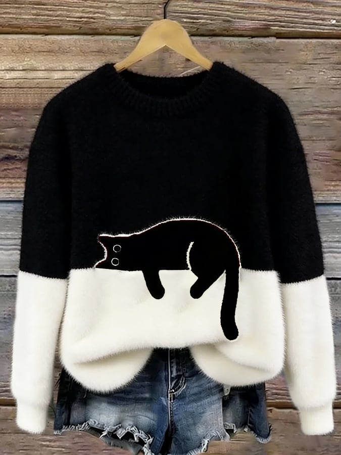 Cristina | Elegant Oversized Sweater with a Cat