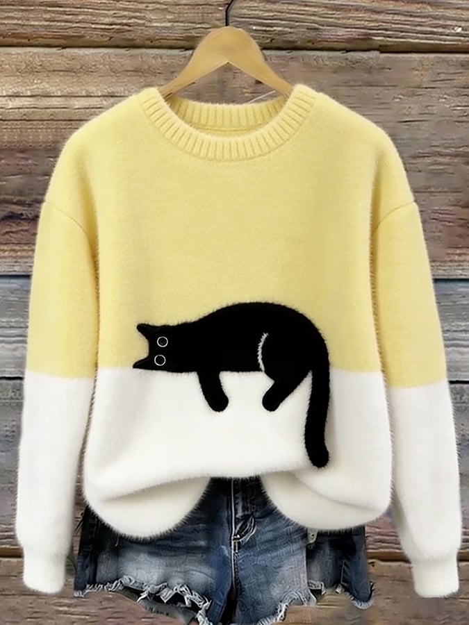 Cristina | Elegant Oversized Sweater with a Cat