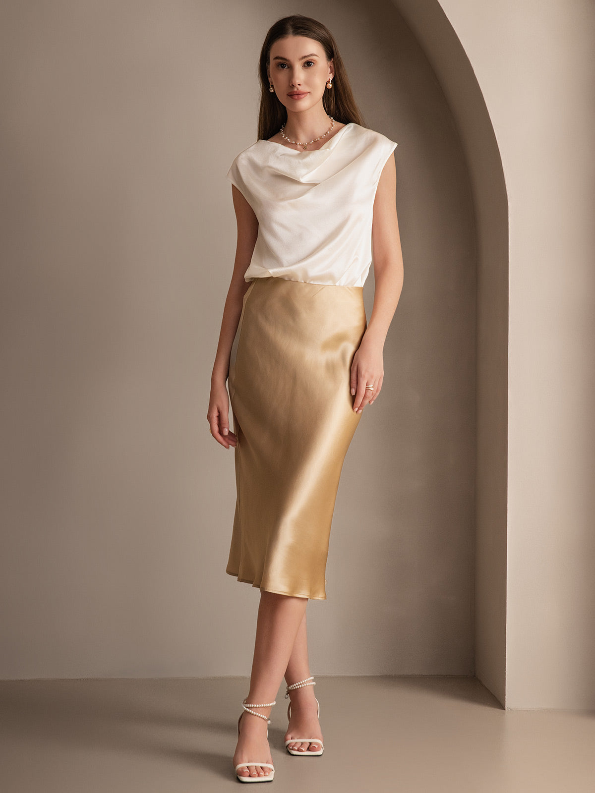CLASSIC AND ELEGANT SILK SKIRT