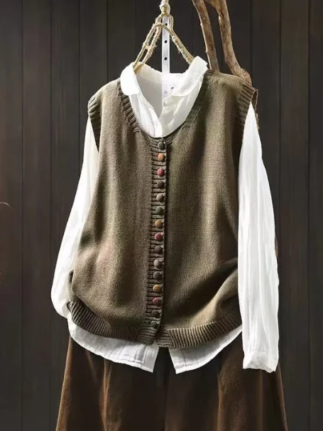 KNIT SLEEVELESS VEST