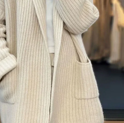 WARM SWEATER WITH POCKETS