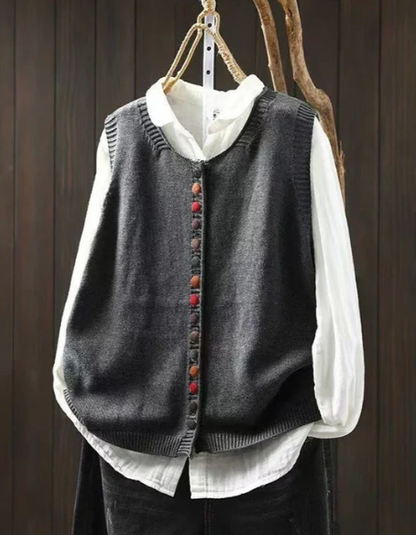 KNIT SLEEVELESS VEST