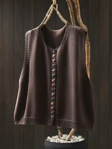 KNIT SLEEVELESS VEST