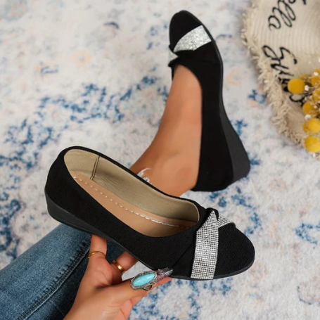 LIGHTWEIGHT AND MODERN WEDGE SHOES