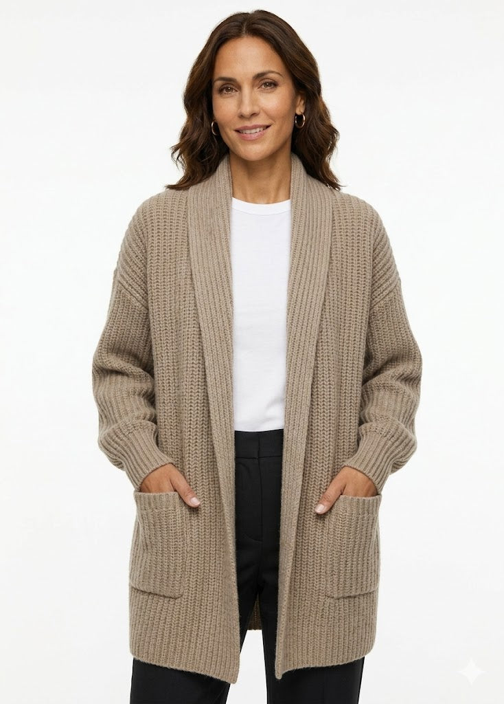 WARM SWEATER WITH POCKETS