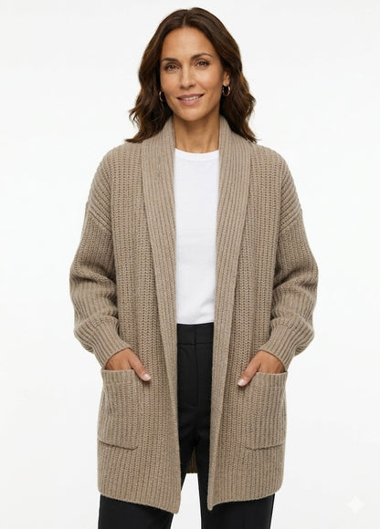 WARM SWEATER WITH POCKETS