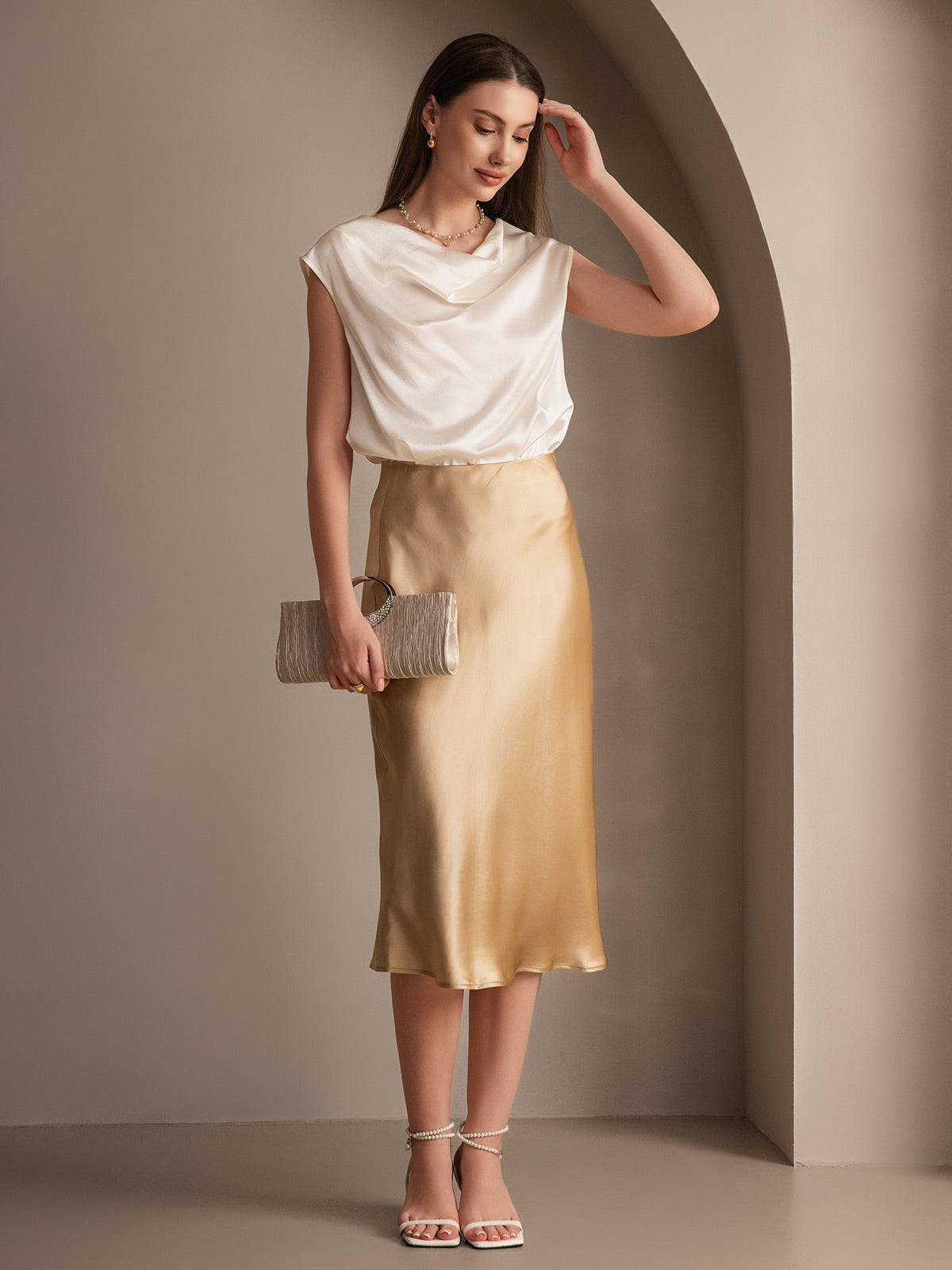 CLASSIC AND ELEGANT SILK SKIRT