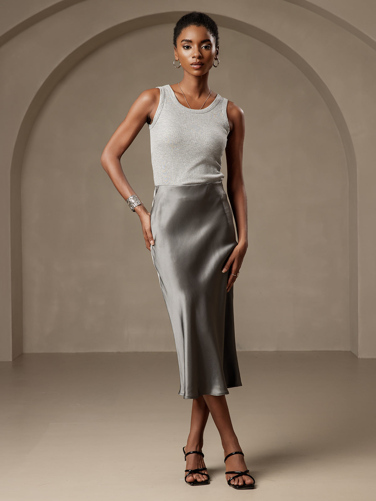 CLASSIC AND ELEGANT SILK SKIRT
