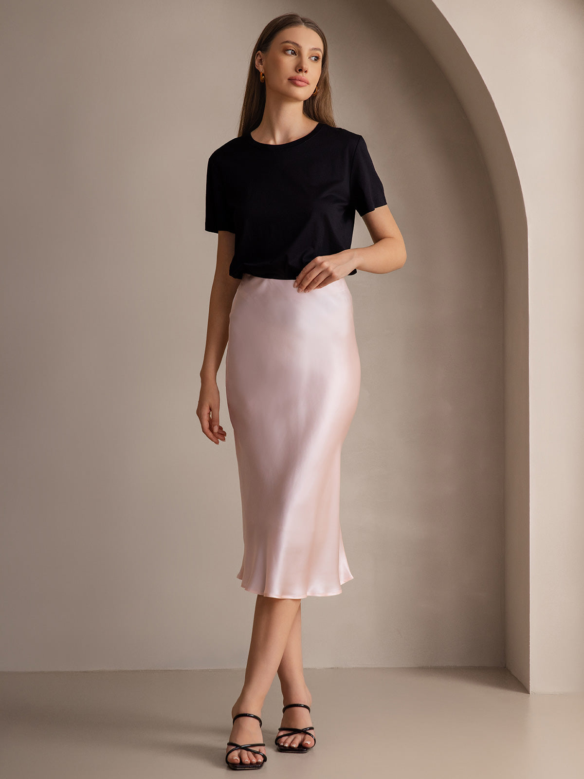 CLASSIC AND ELEGANT SILK SKIRT