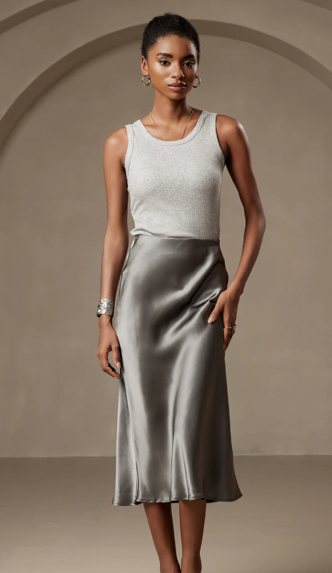 CLASSIC AND ELEGANT SILK SKIRT