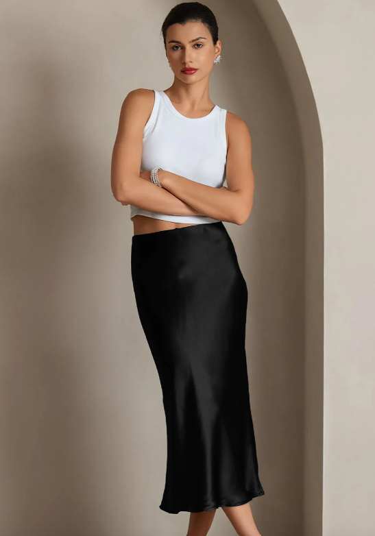 CLASSIC AND ELEGANT SILK SKIRT