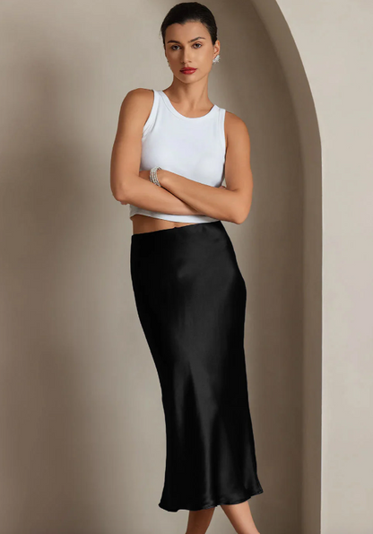 CLASSIC AND ELEGANT SILK SKIRT