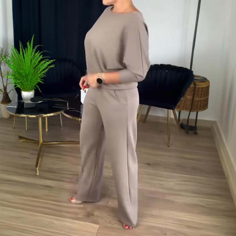 3-piece set consisting of a long cardigan, top, and trousers.