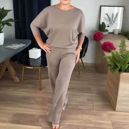 3-piece set consisting of a long cardigan, top, and trousers.